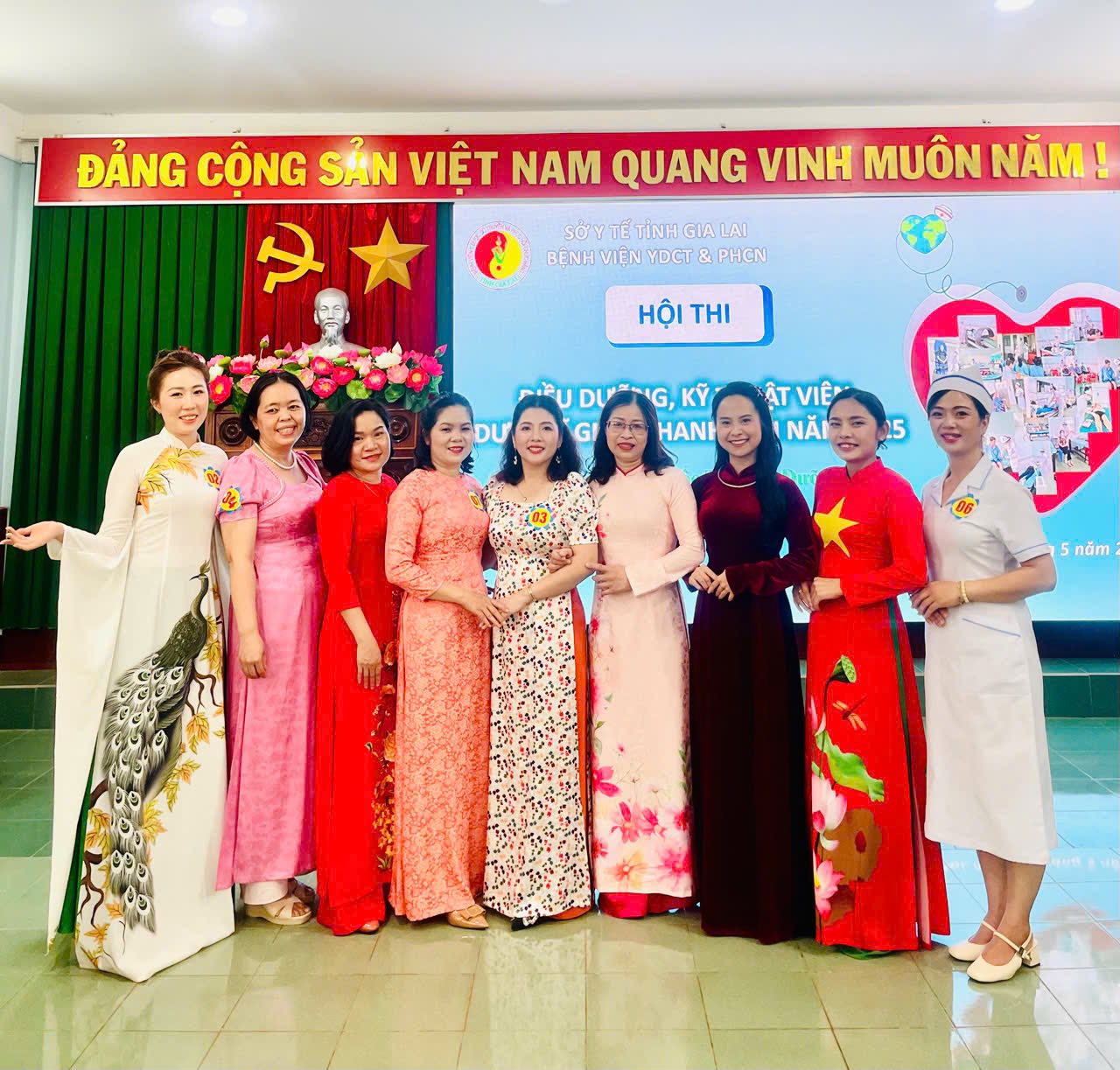 Bệnh viện YDCT&PHCN Gia Lai đã tổ chức Hội thi Điều dưỡng, Kĩ thuật viên, Dược sĩ giỏi - thanh lịch 2025.